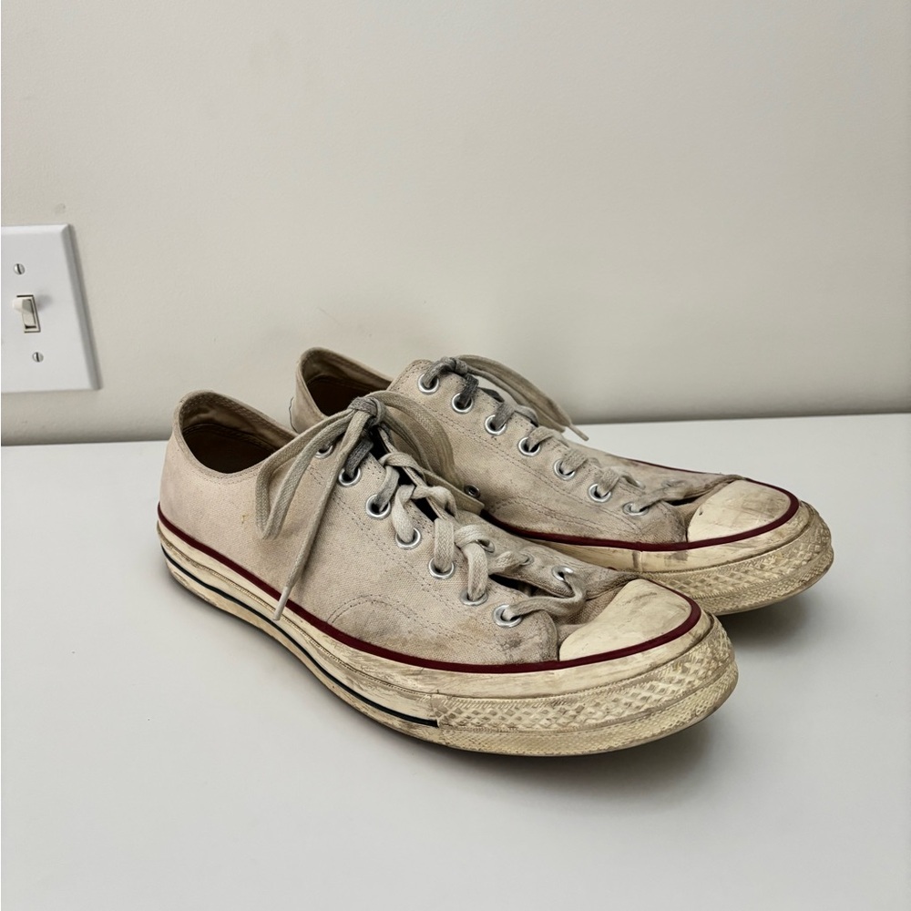 Men’s Converse, Size 10